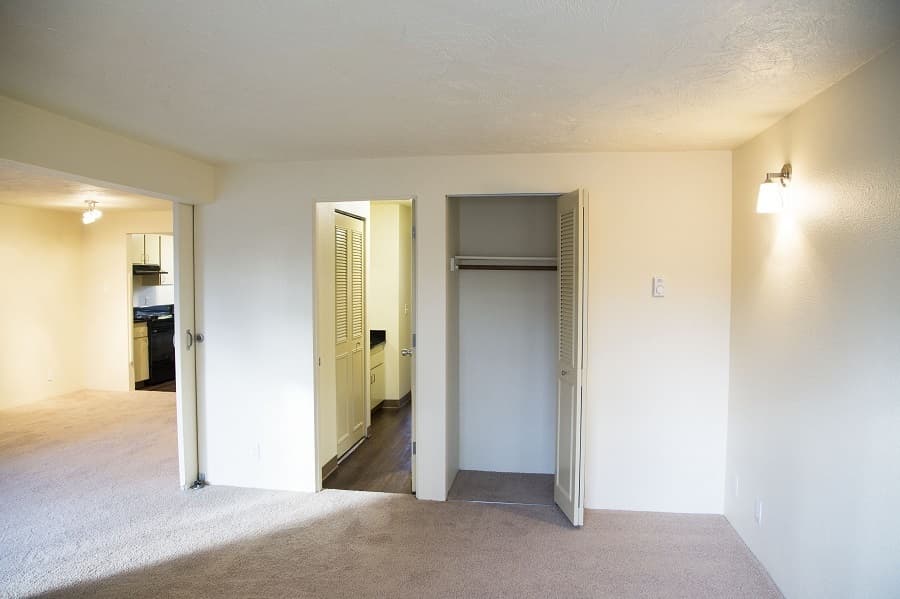 Eugene Apartment: 1800 Cal Young Road