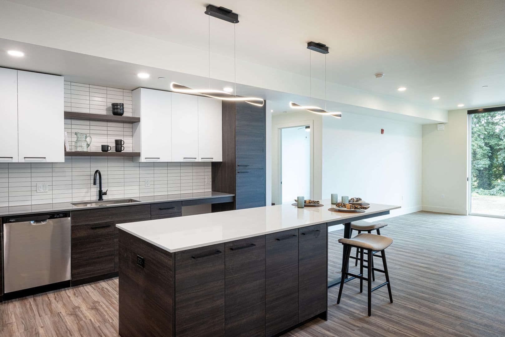 Eugene Apartment: 185 Fairway Loop