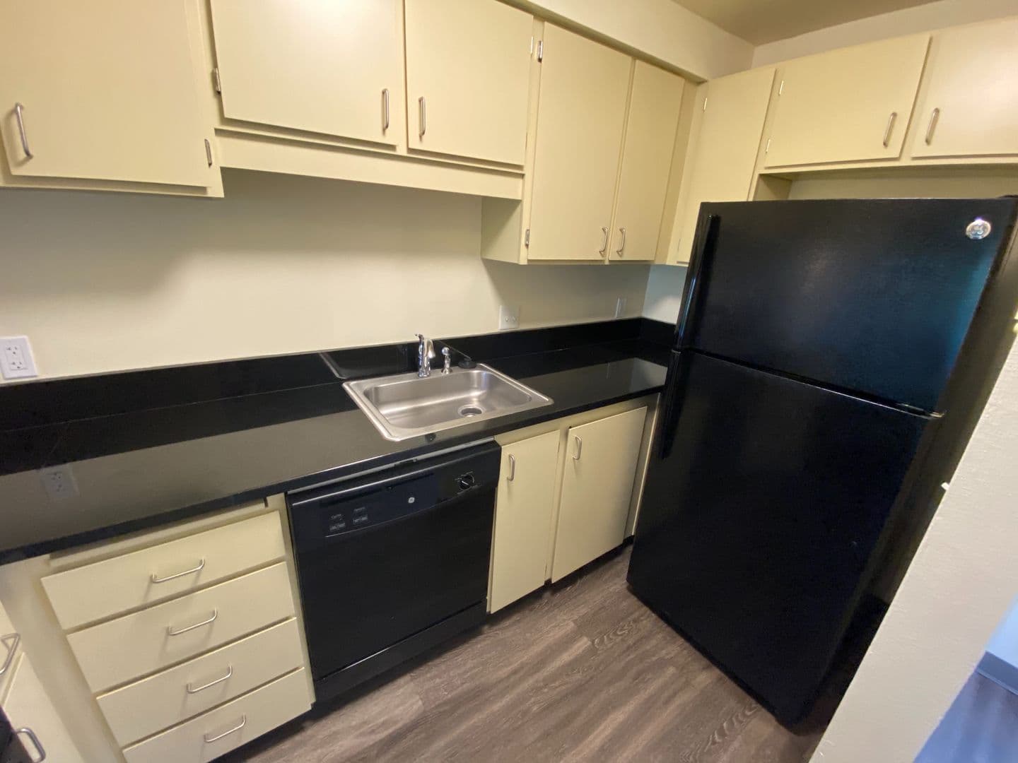 Eugene Apartment: 1800 Cal Young Road