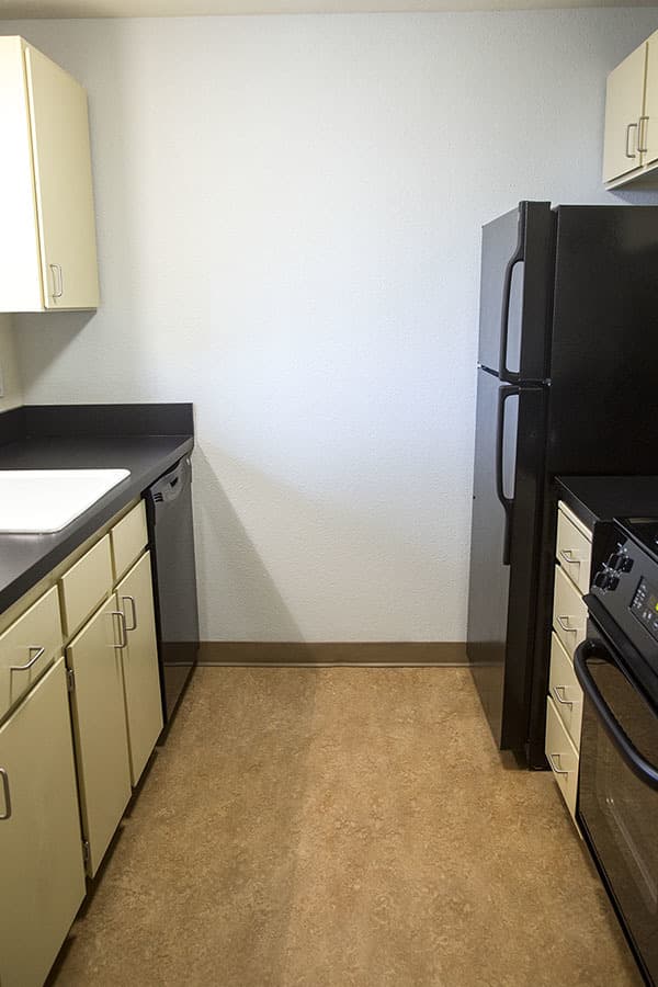 Eugene Apartment: 1800 Cal Young Road