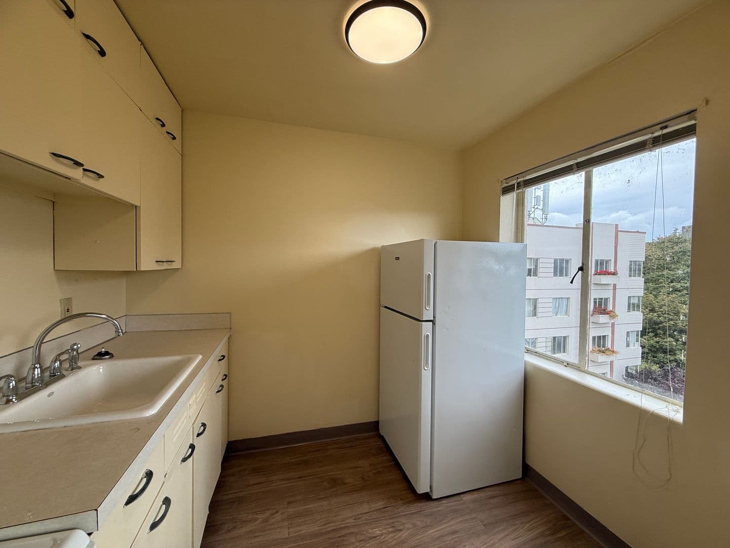 Eugene Apartment: 1040-1050 Ferry St