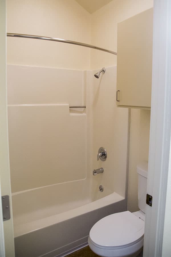 Eugene Apartment: 1800 Cal Young Road
