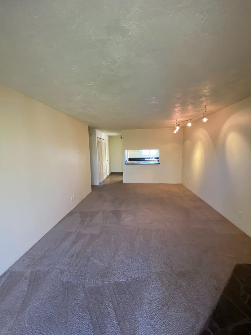 Eugene Apartment: 1800 Cal Young Road