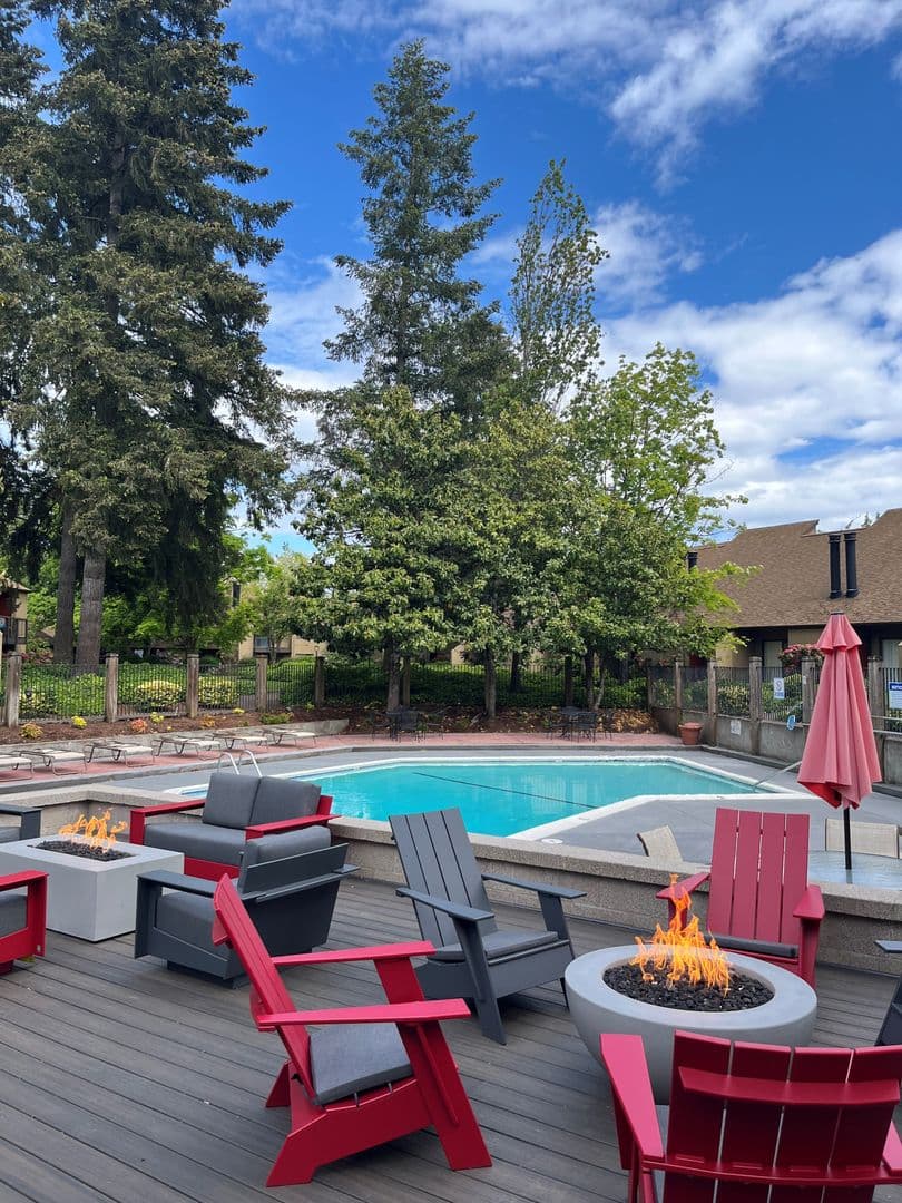 Eugene Apartment: 1800 Cal Young Road