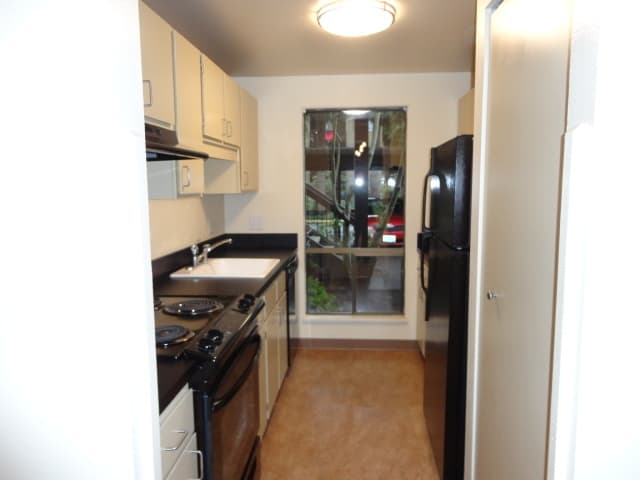 Eugene Apartment: 1800 Cal Young Road