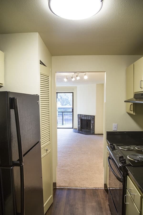 Eugene Apartment: 1800 Cal Young Road