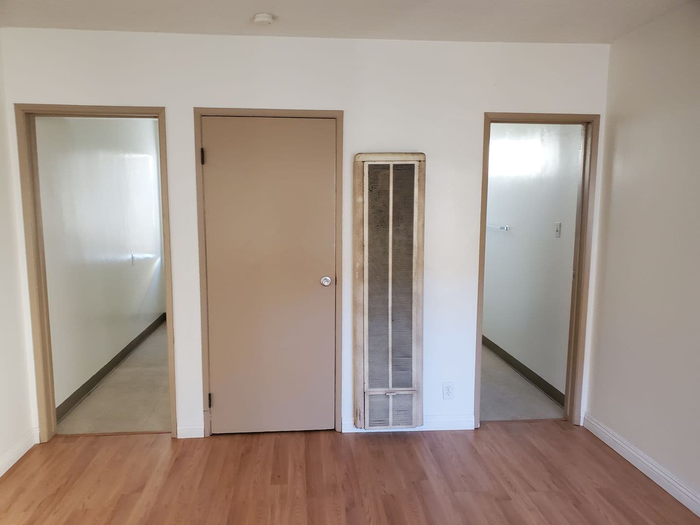 HAWTHORNE Apartment: 12319 Manor Drive