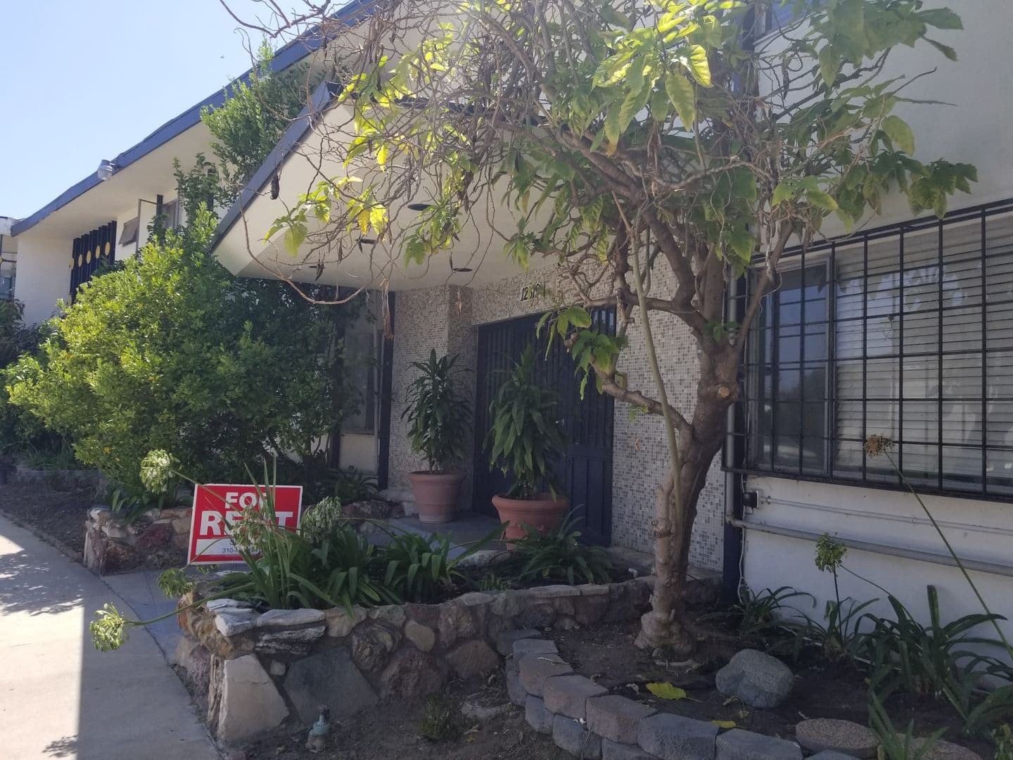 HAWTHORNE Apartment: 12319 Manor Drive