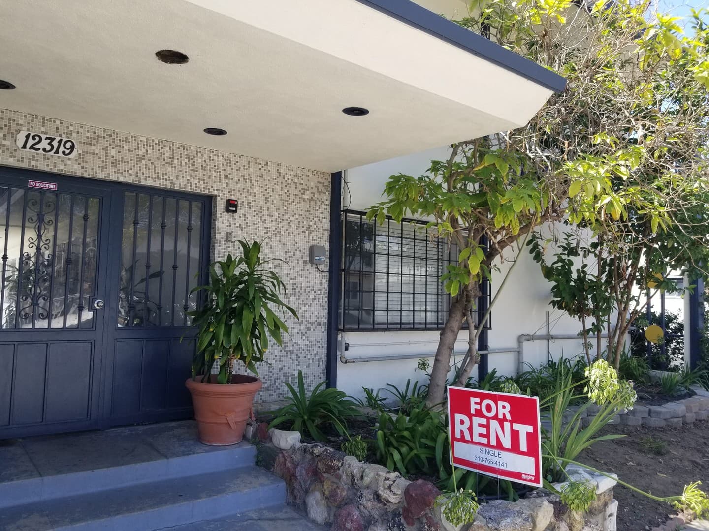 HAWTHORNE Apartment: 12319 Manor Drive
