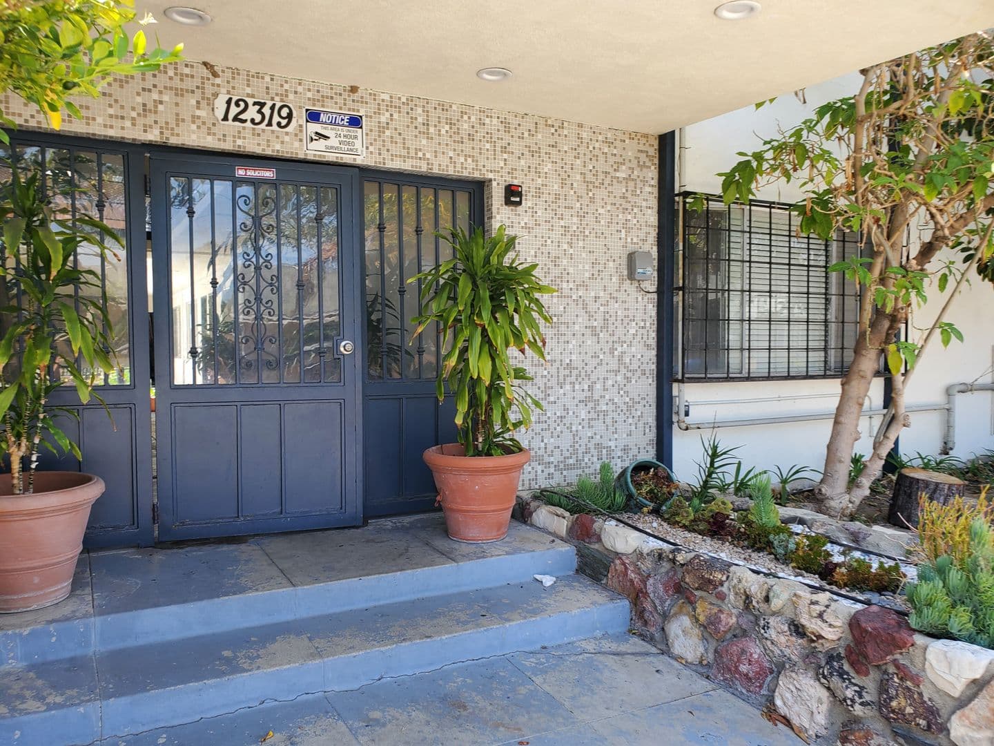 HAWTHORNE Apartment: 12319 Manor Drive