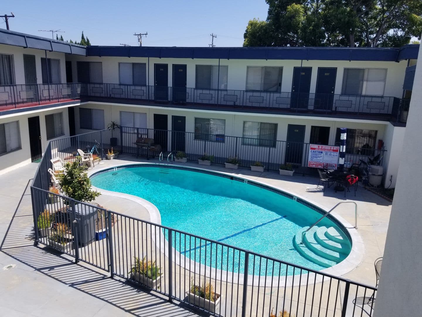 HAWTHORNE Apartment: 12319 Manor Drive