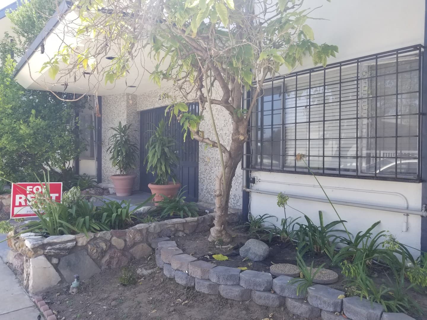 HAWTHORNE Apartment: 12319 Manor Drive