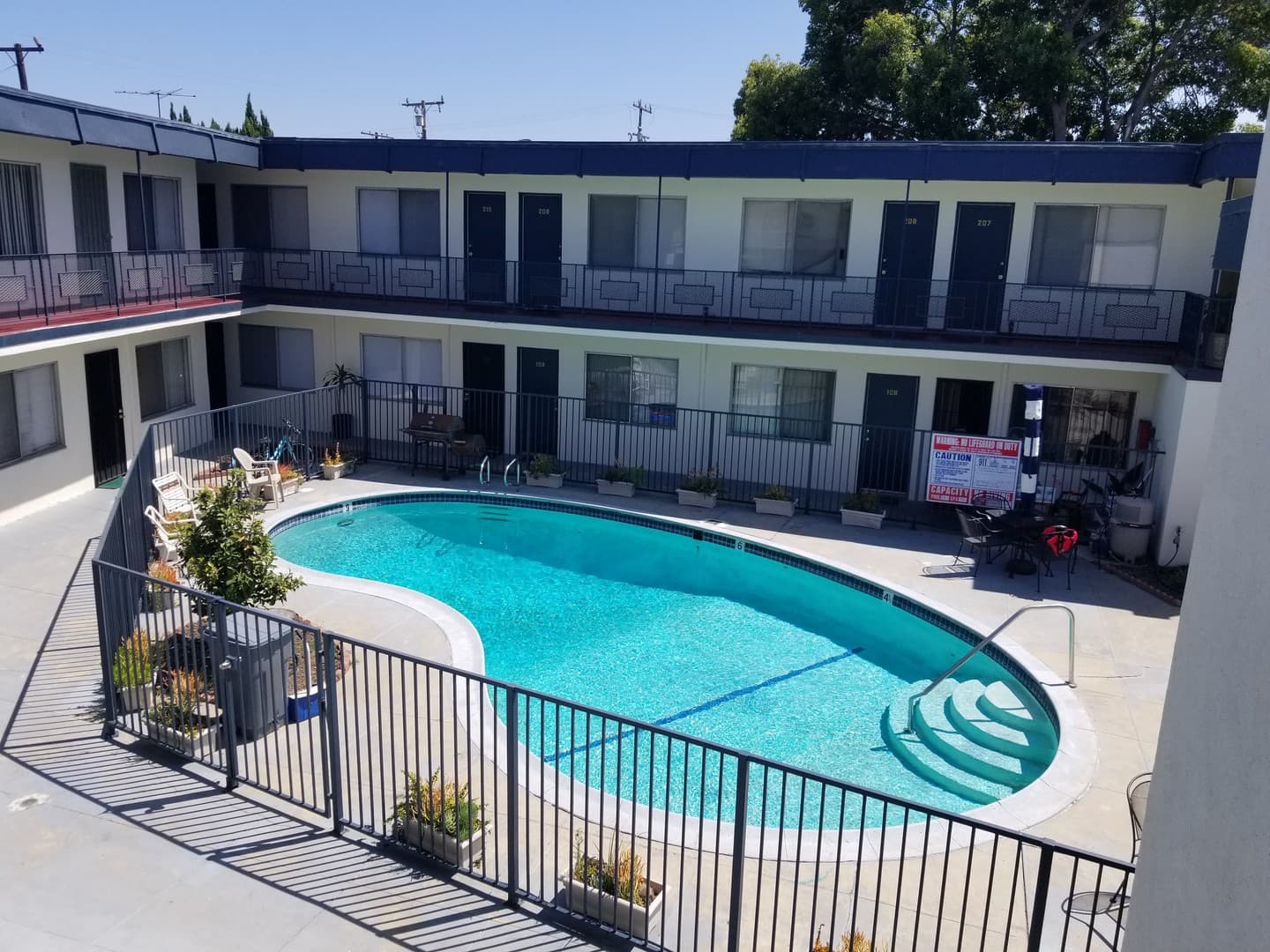 HAWTHORNE Apartment: 12319 Manor Drive