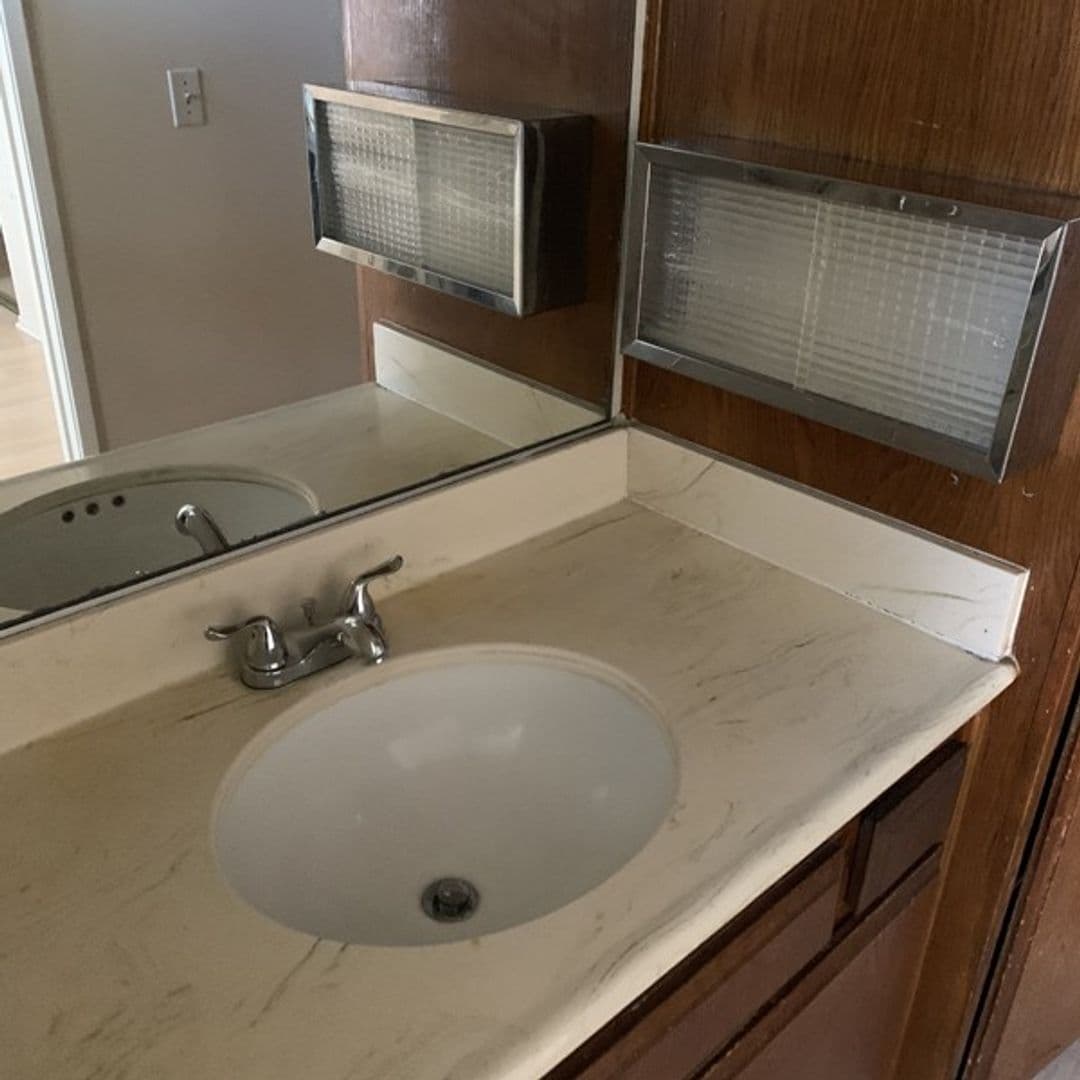 HAWTHORNE Apartment: 13415 DOTY AVENUE