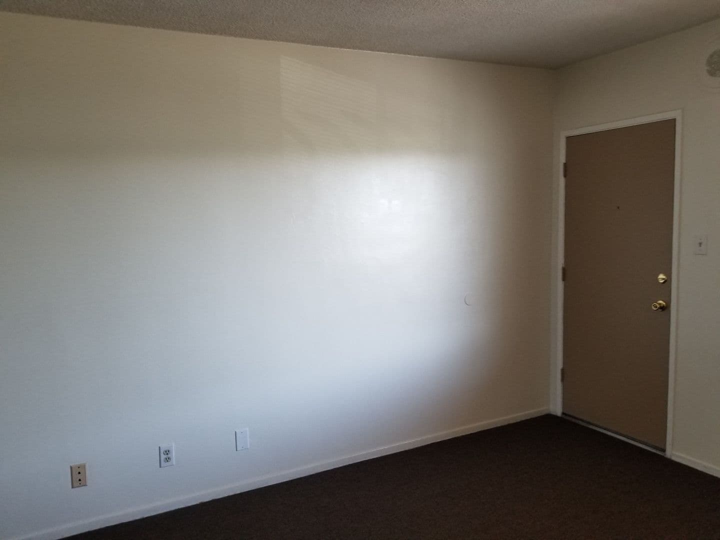HAWTHORNE Apartment: 12319 Manor Drive