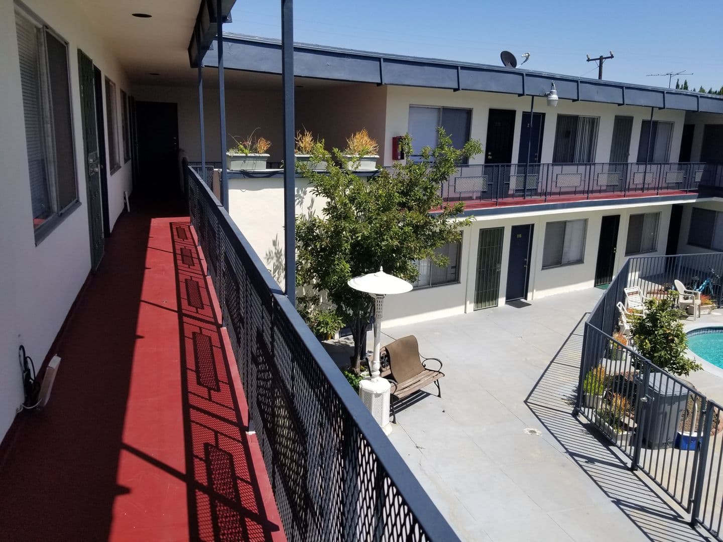 HAWTHORNE Apartment: 12319 Manor Drive