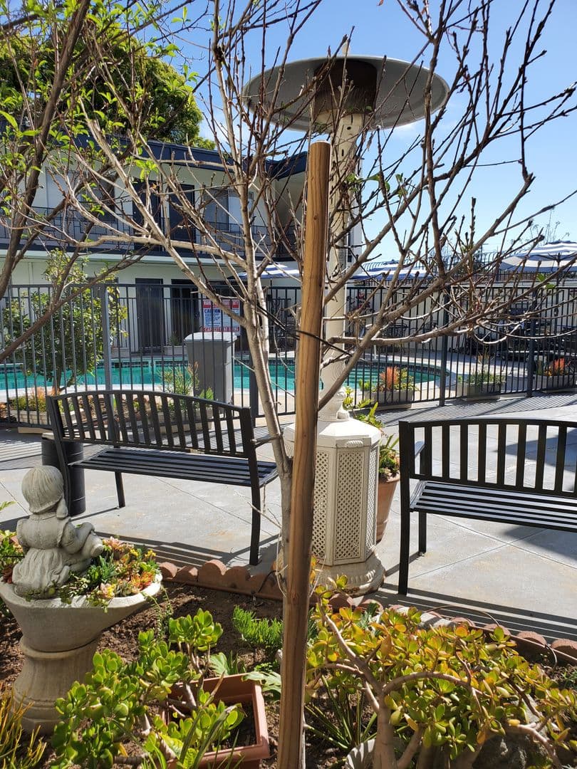 HAWTHORNE Apartment: 12319 Manor Drive