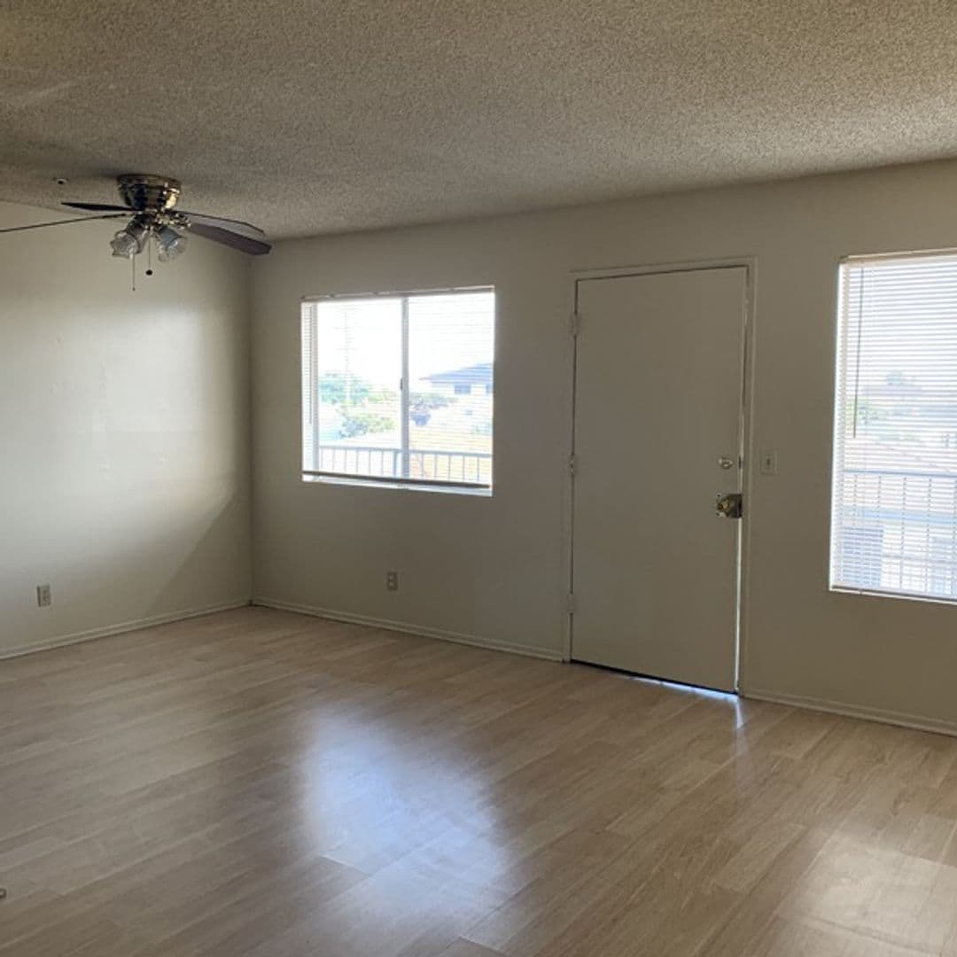 HAWTHORNE Apartment: 13415 DOTY AVENUE