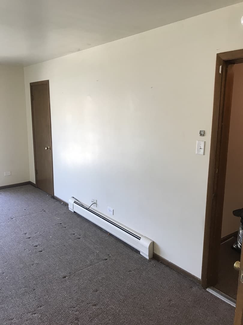 Lansing Apartment: 17723 Exchange Ave