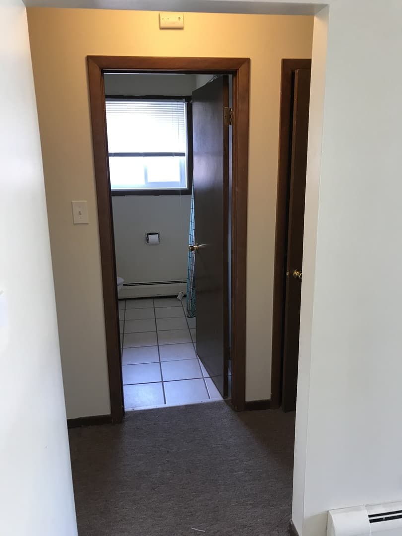 Lansing Apartment: 17723 Exchange Ave