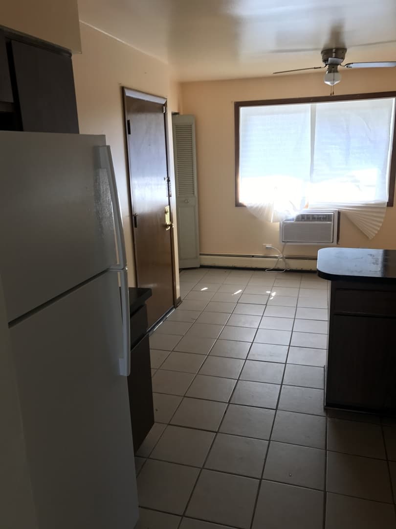 Lansing Apartment: 17723 Exchange Ave