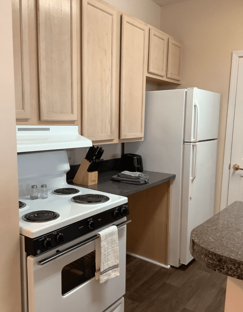 Hickory Apartment: 2101 21st SE