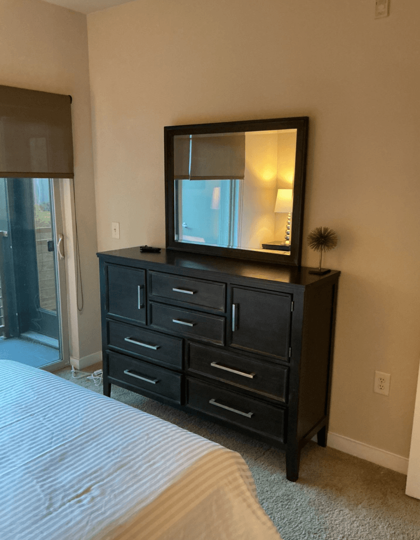 Charlotte Apartment: 730 Hawthorne Lane