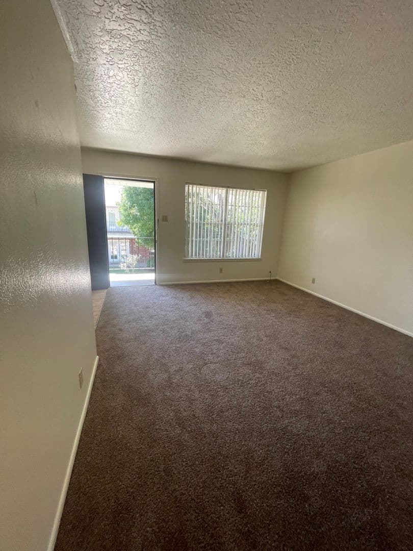 Albuquerque Apartment: 1400 Virginia St. NE