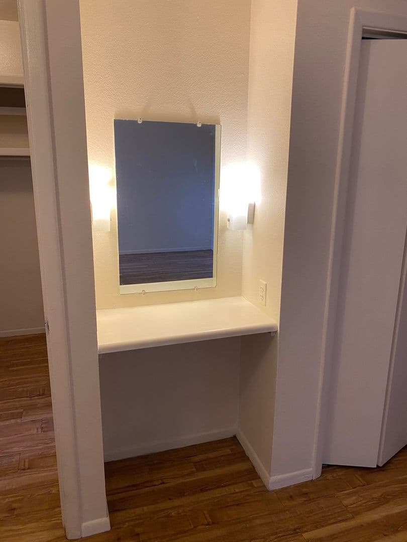 Abq Apartment: 124 Harvard Dr. SE