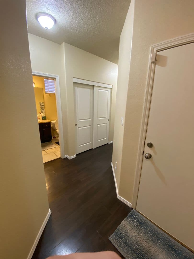 Albuquerque Apartment: General Bradley Street NE