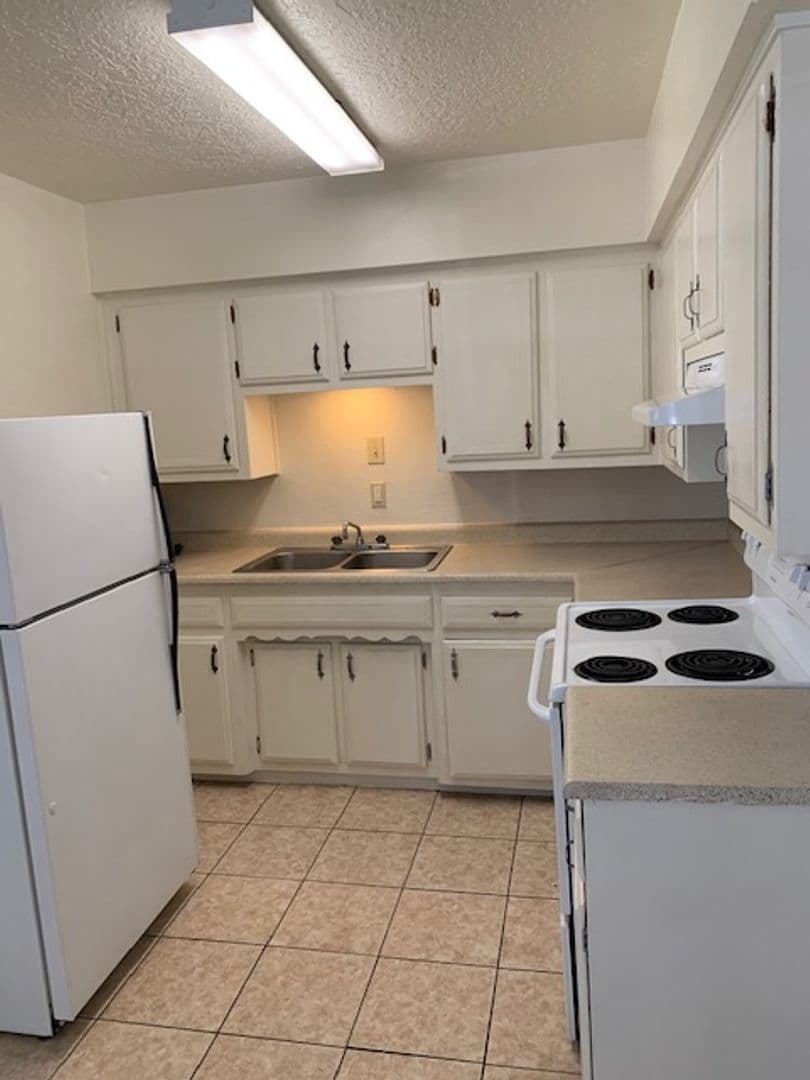Albuquerque Apartment: 1400 Virginia St. NE