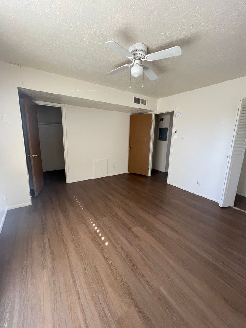 Albuquerque Apartment: 1400 Virginia St. NE