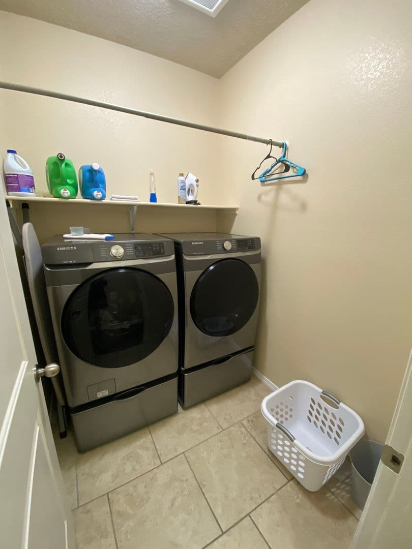 Albuquerque Apartment: General Bradley Street NE