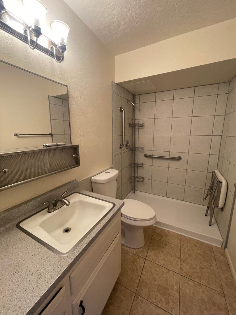 Albuquerque Apartment: 1400 Virginia St. NE