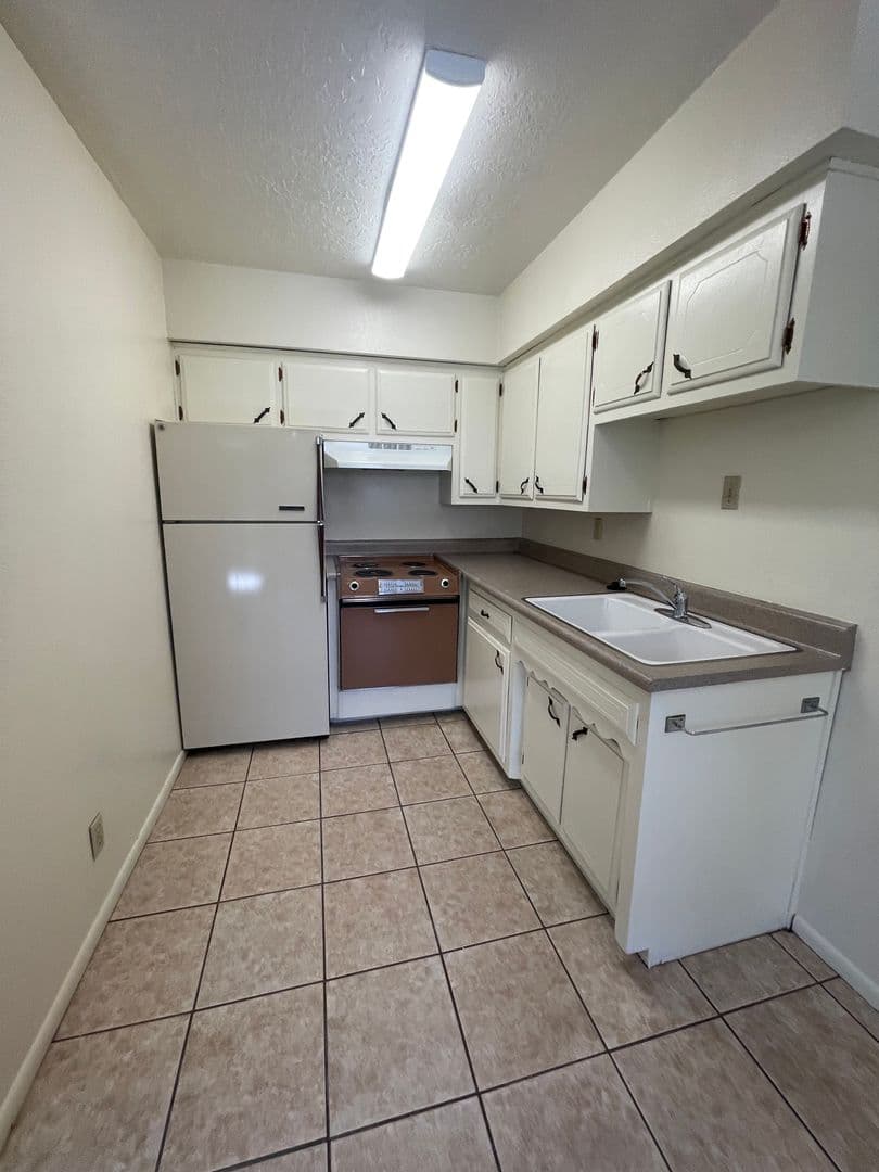 Albuquerque Apartment: 1400 Virginia St. NE