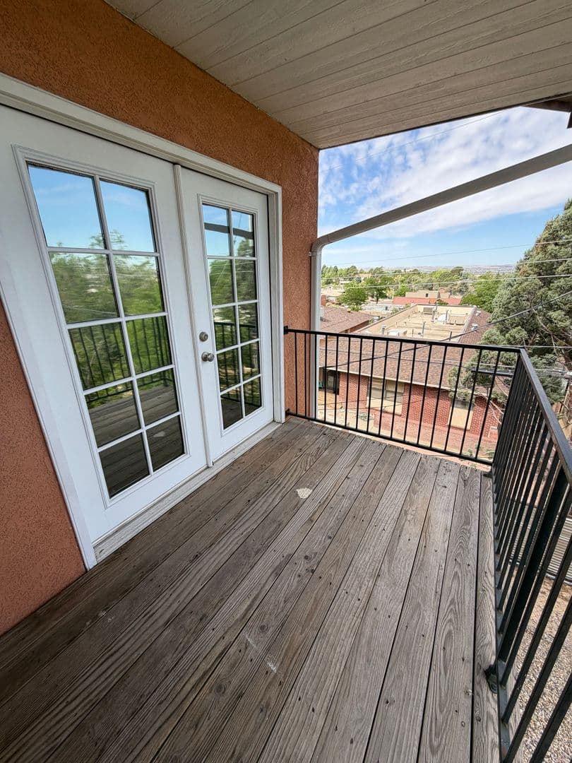 Albuquerque House: 1911 Girard Blvd NE
