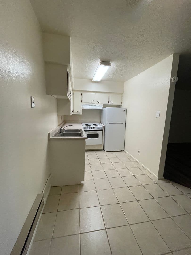 Albuquerque Apartment: 1400 Virginia St. NE