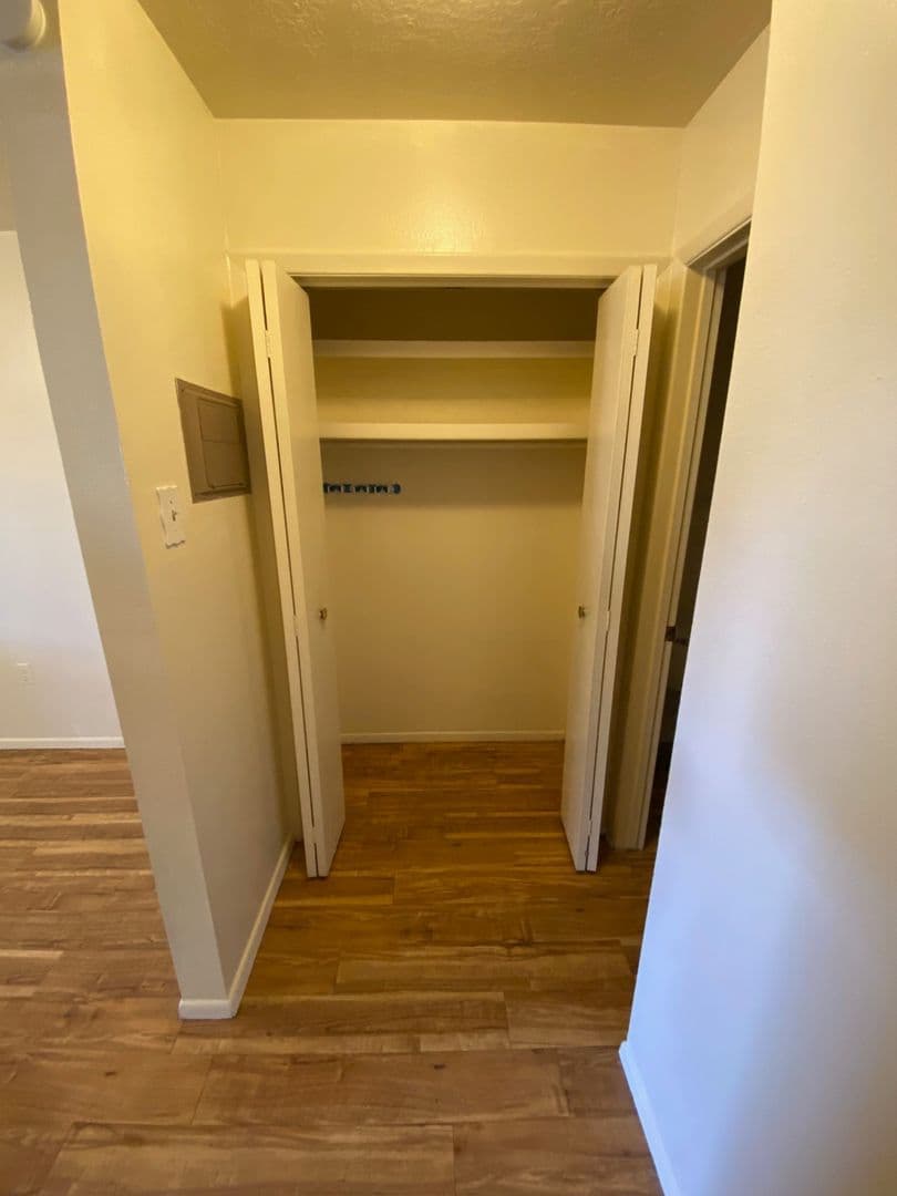 Abq Apartment: 124 Harvard Dr. SE