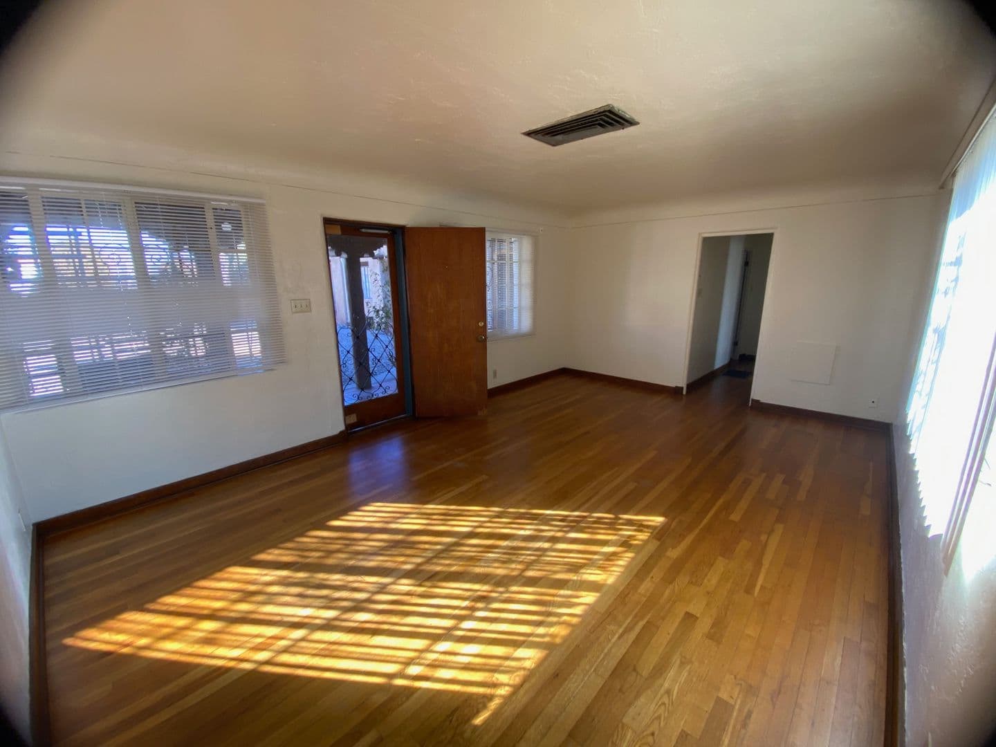 Abq Apartment: 1100-1106 Gold Ave. SW