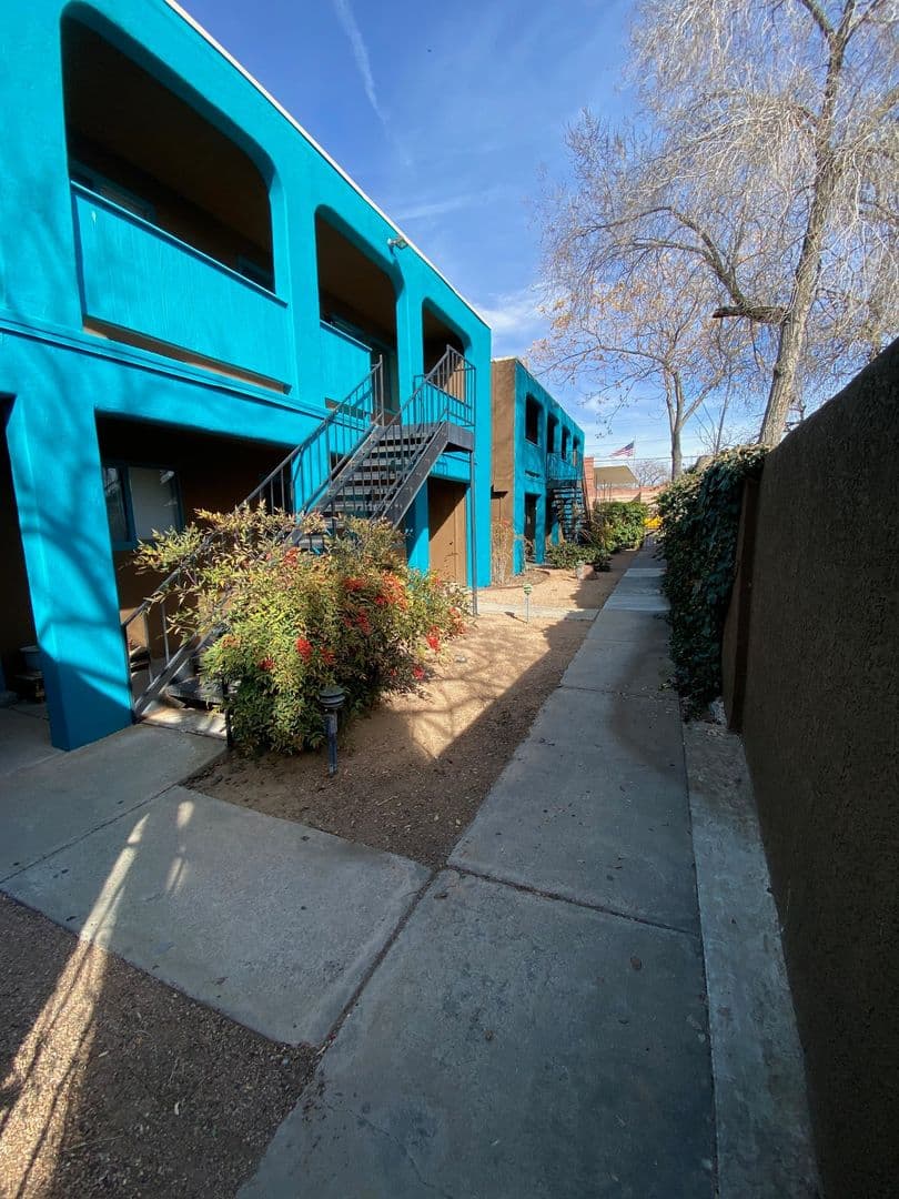 Abq Apartment: 124 Harvard Dr. SE