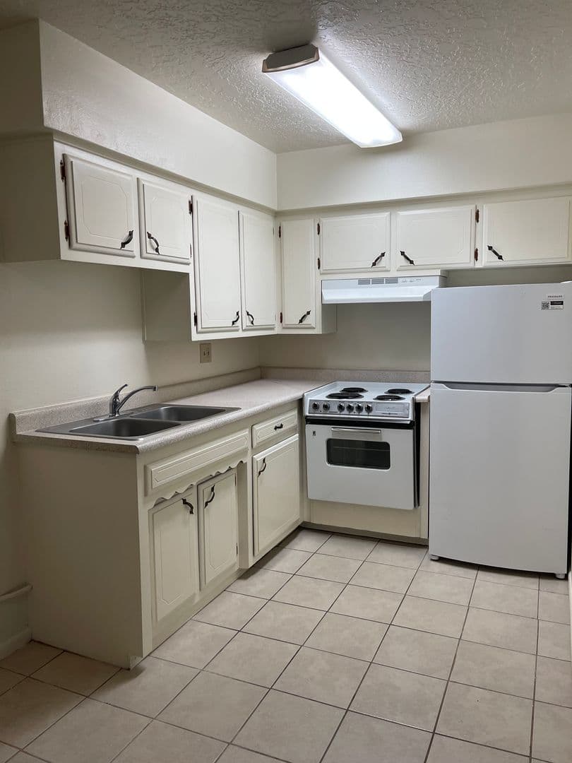 Albuquerque Apartment: 1400 Virginia St. NE