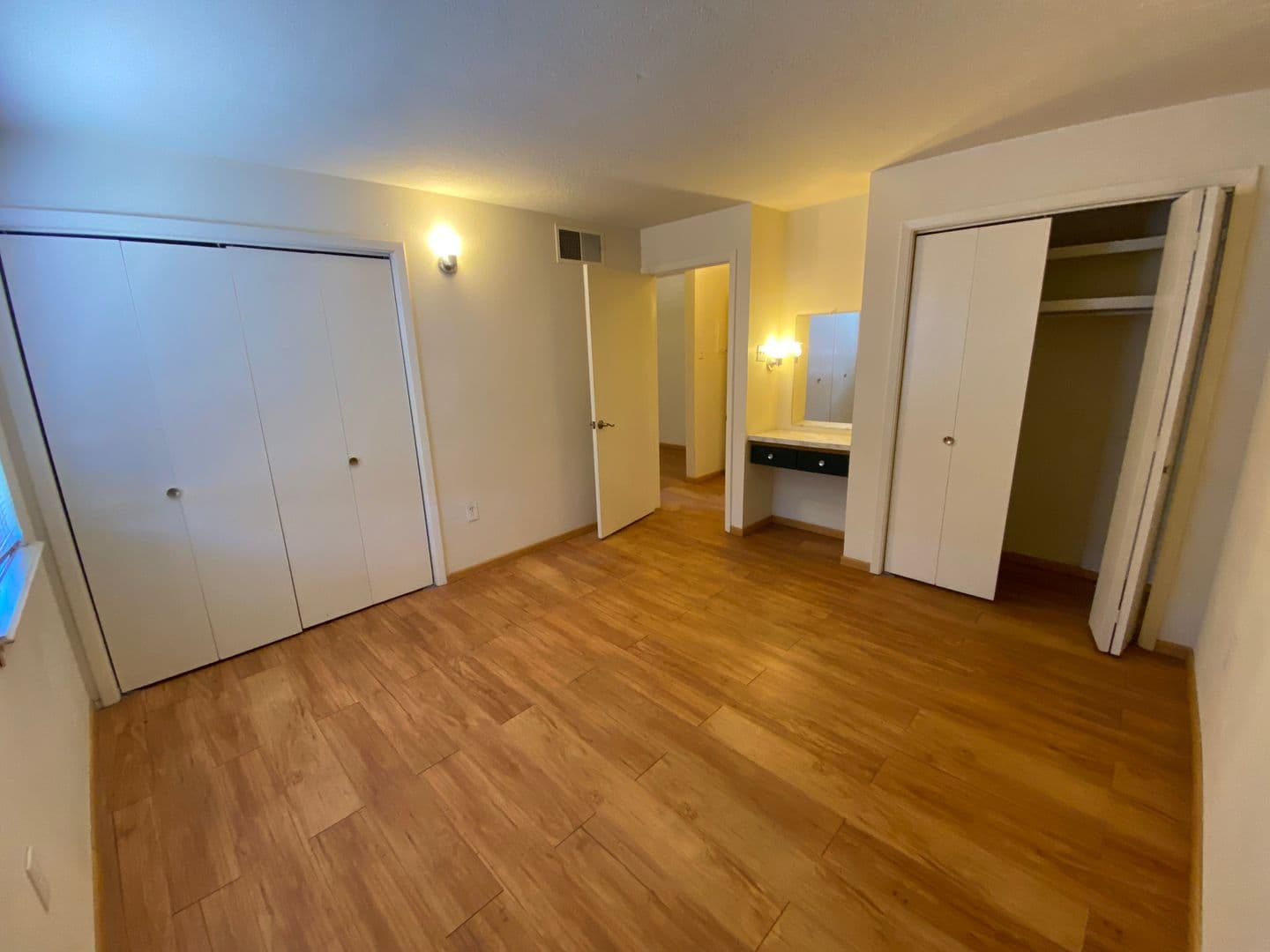 Abq Apartment: 124 Harvard St. SE