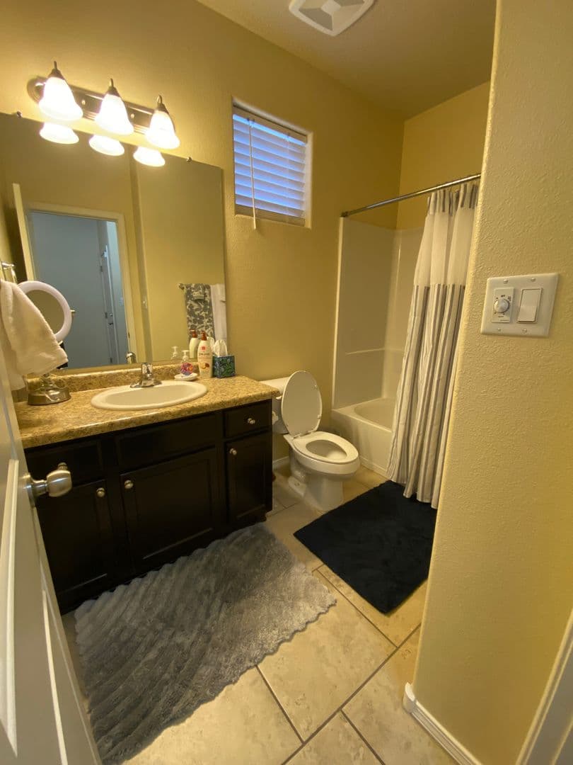 Albuquerque Apartment: General Bradley Street NE