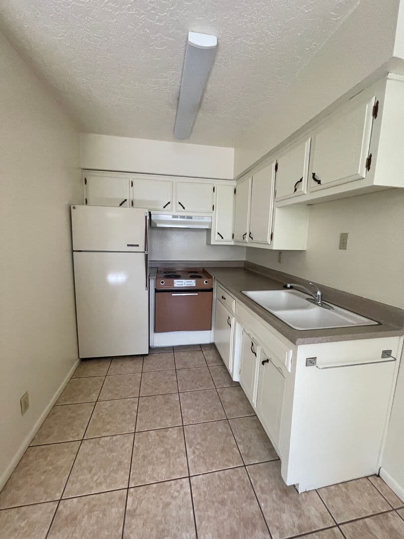 Albuquerque Apartment: 1400 Virginia St. NE
