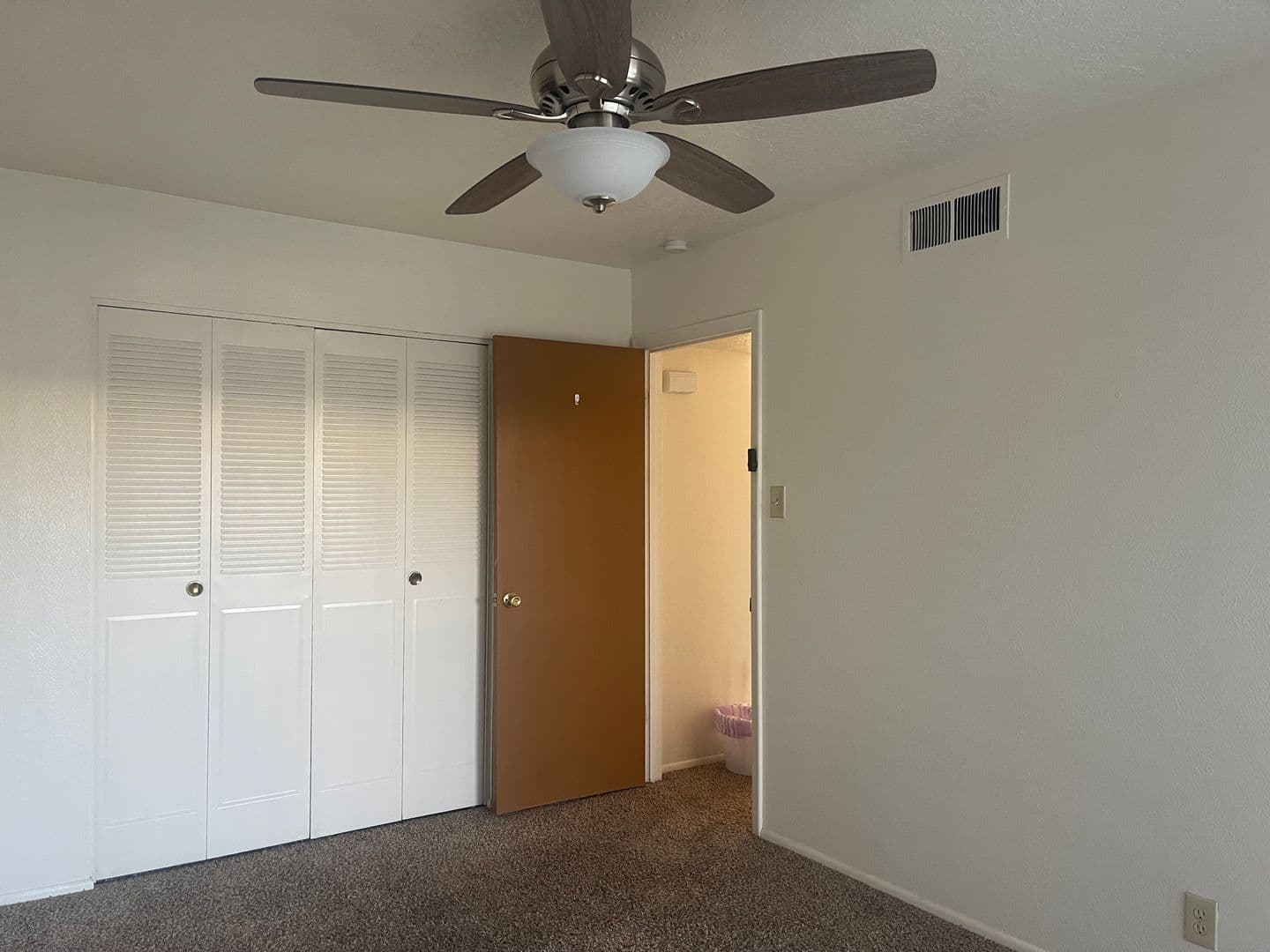 Albuquerque Apartment: 1400 Virginia St. NE