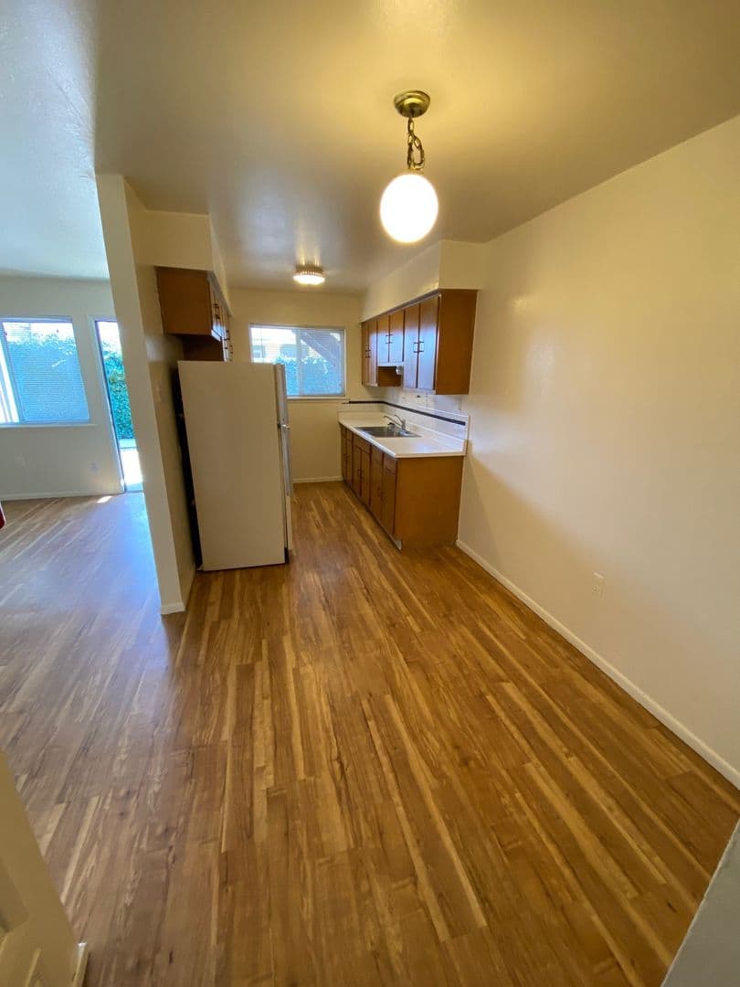 Abq Apartment: 124 Harvard Dr. SE