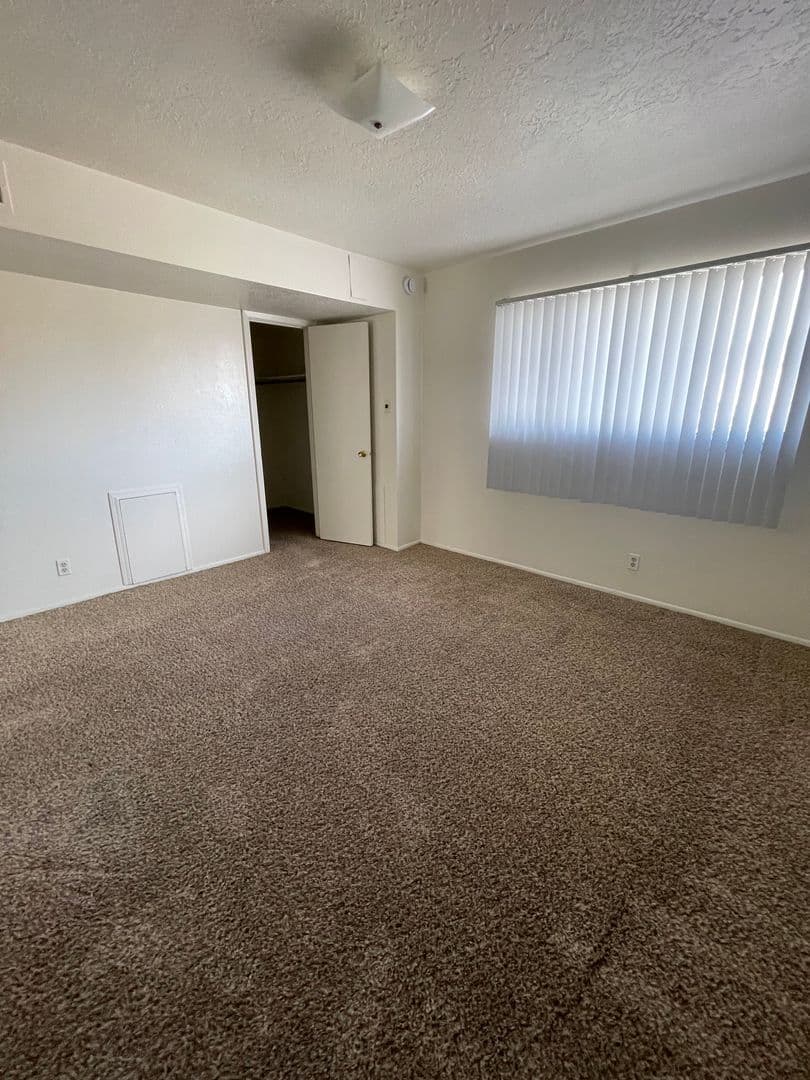 Albuquerque Apartment: 1400 Virginia St. NE