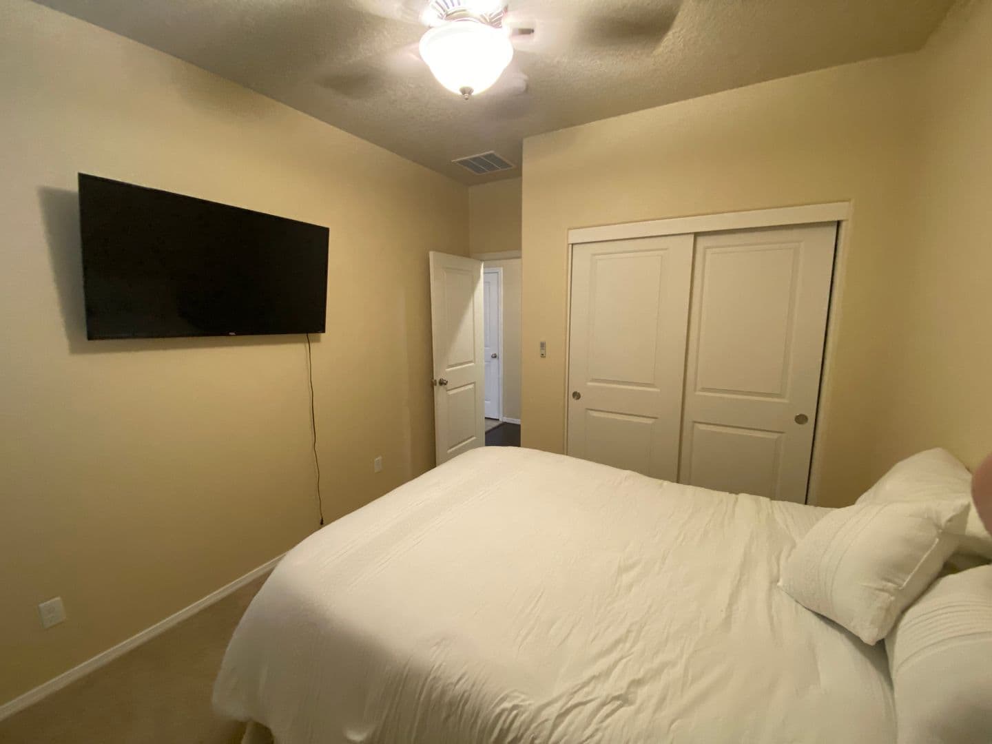 Albuquerque Apartment: General Bradley Street NE