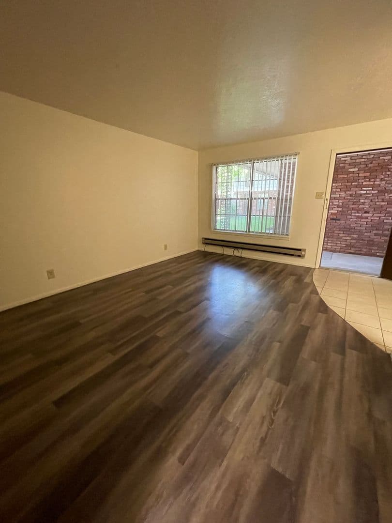 Albuquerque Apartment: 1400 Virginia St. NE