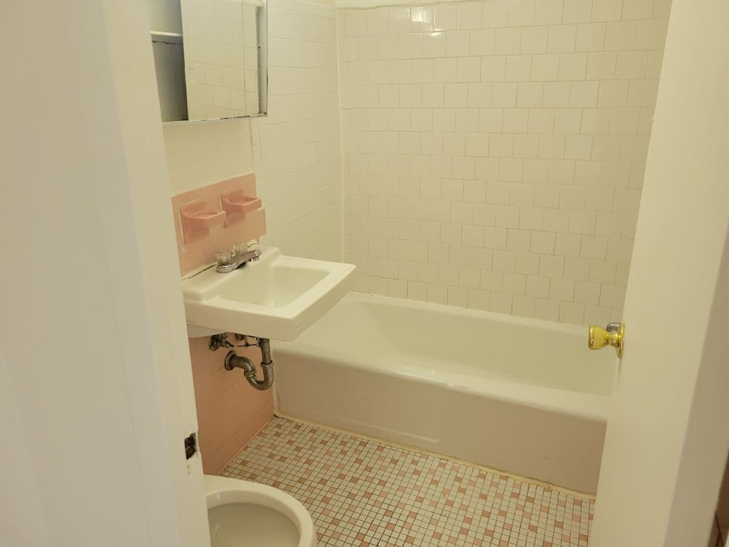 Arlington Apartment: 1220 North Pierce Street